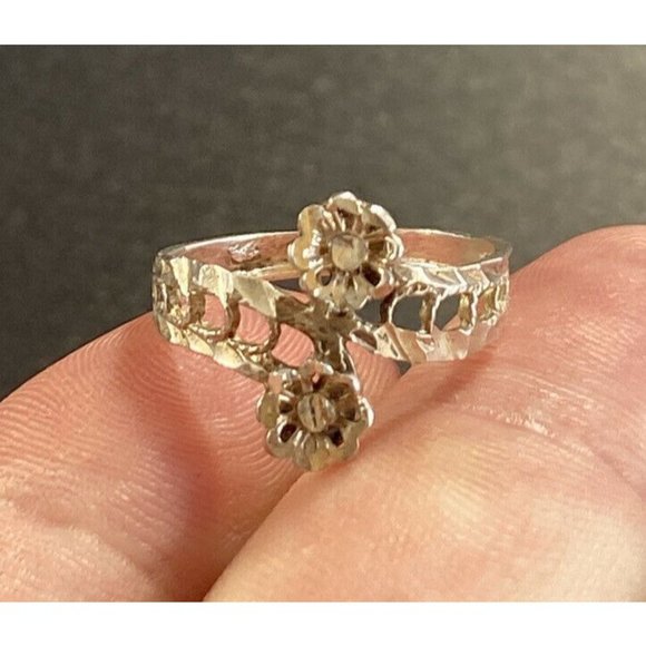 Vintage Sterling Silver Two Flower Hammered Modernist Ring Size 6.5 - Picture 1 of 5